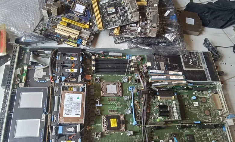Hardware komputer bekas
